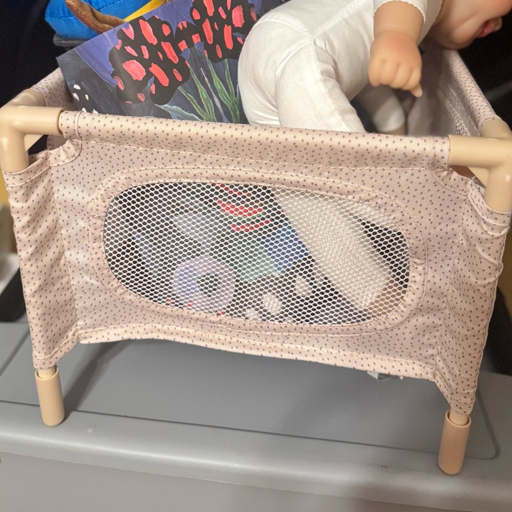 Doll playpen